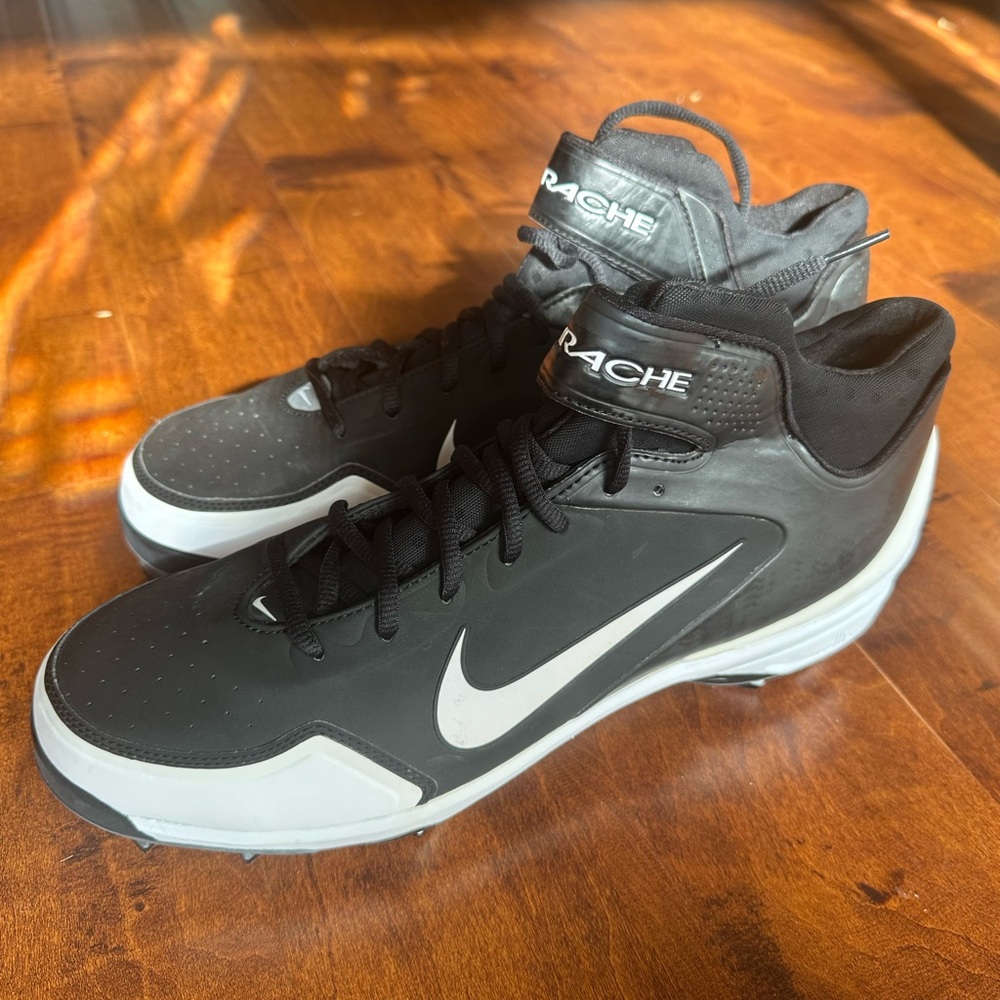 Nike Huarache Baseball Cleats – Men’s Size 13 – Black/White – NEW